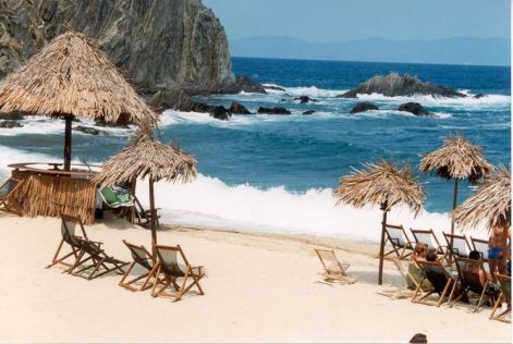 sarti_beach_-tengerpart_2.jpg